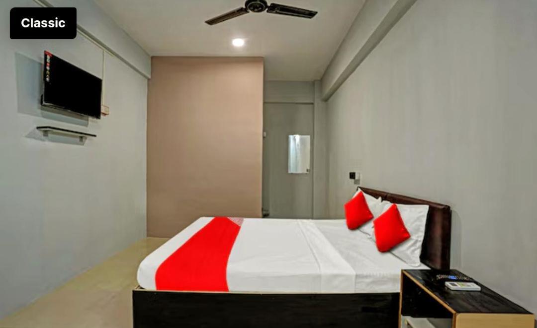 Hotel Welcome, Vip Road Vesu Surate Extérieur photo