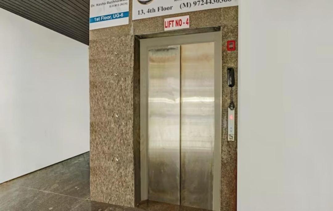 Hotel Welcome, Vip Road Vesu Surate Extérieur photo