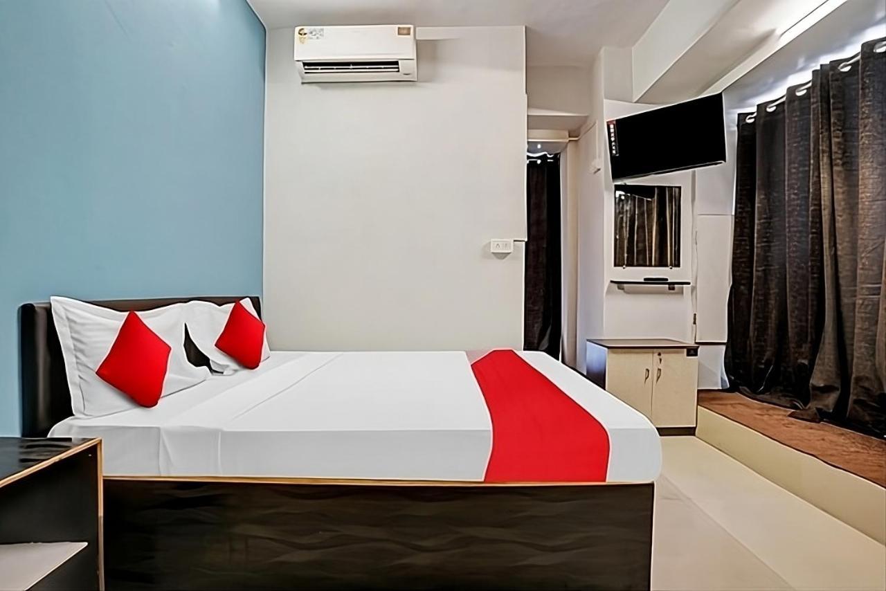 Hotel Welcome, Vip Road Vesu Surate Extérieur photo